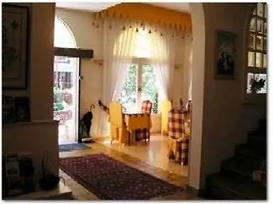 Biney Hotel 3*