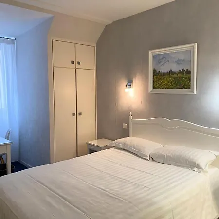 Hotel Biney 3*