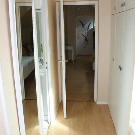 Biney Hotel 3*