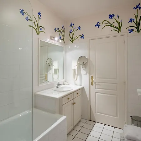 Biney Hotel 3*