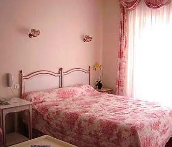 Biney 3*