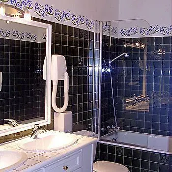 Biney Hotel