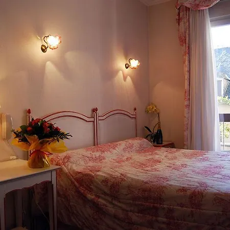 Biney Hotel 3*
